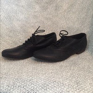 Black Oxford shoes